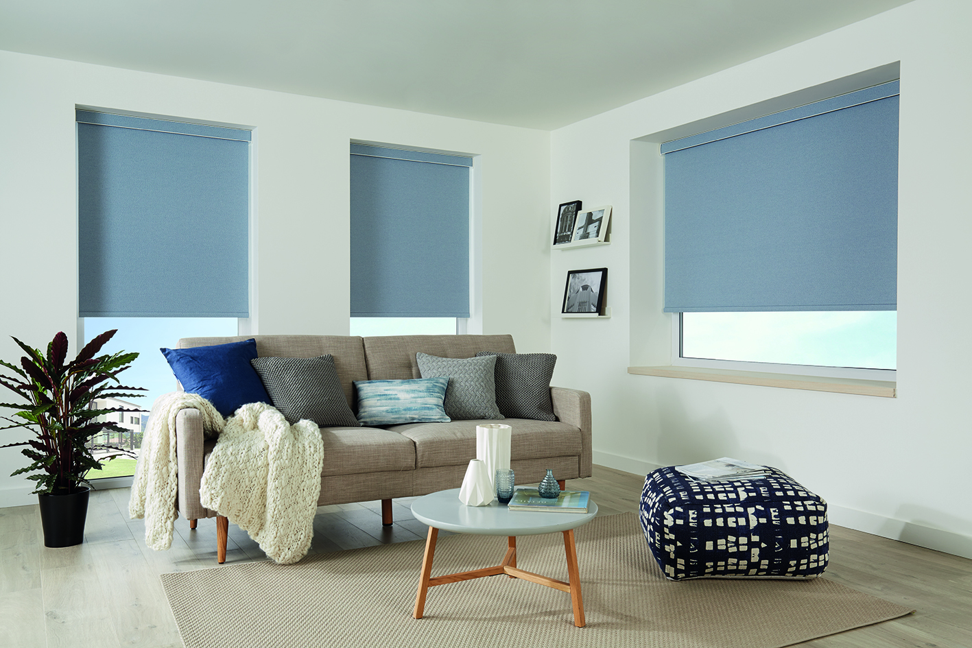 electric roller blind in topaz by dencas chester